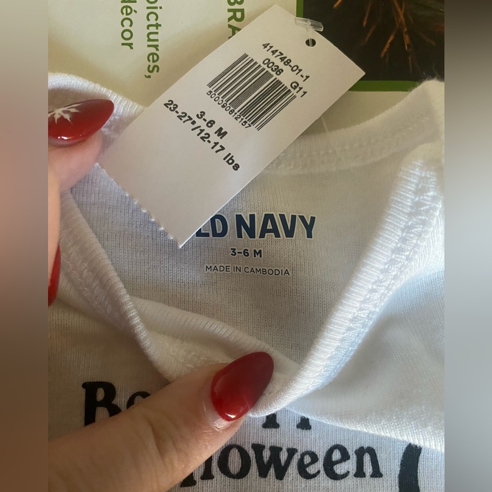 Old Navy Halloween Baby onsie - Picture 3 of 3
